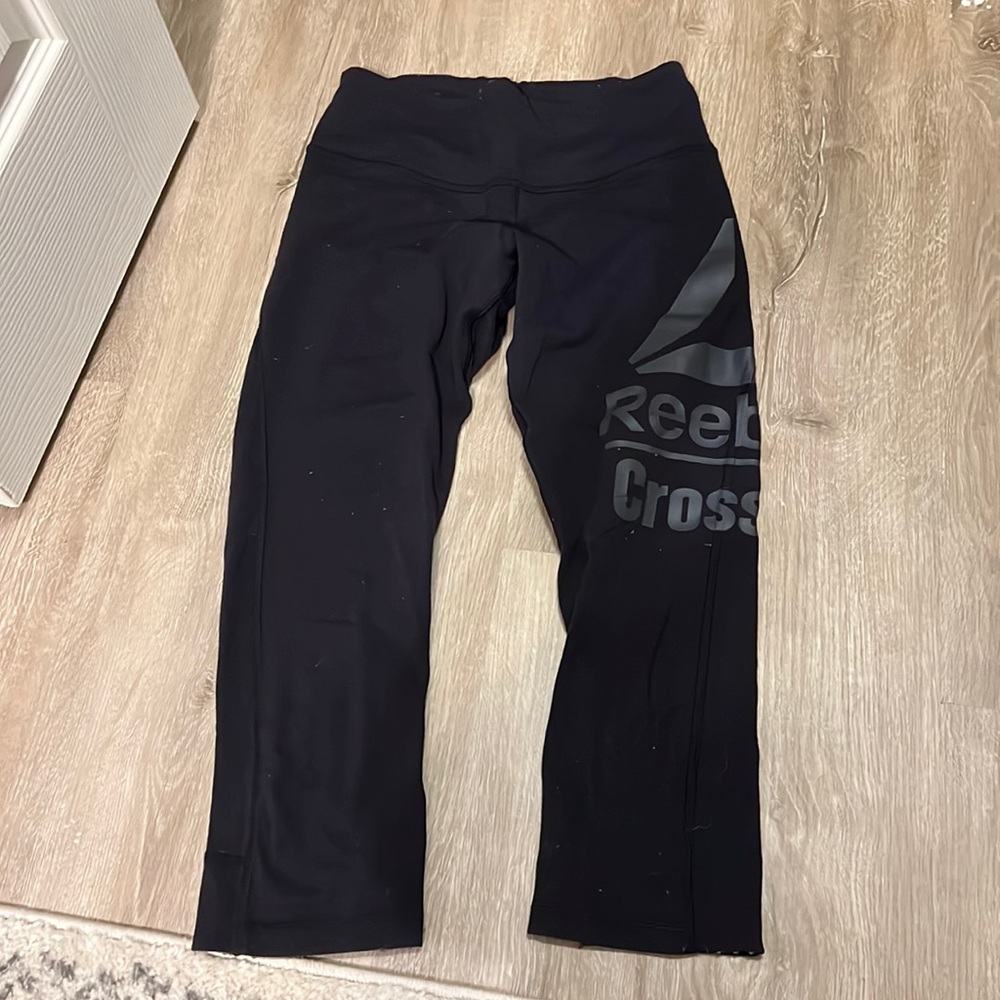 Reebok CrossFit cropped leggings in black. Size small. VGUC